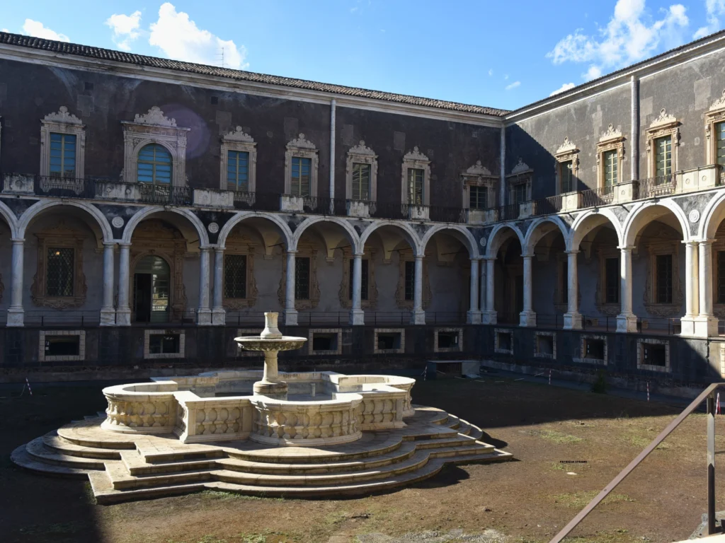 Cortile-Benedettini-catania