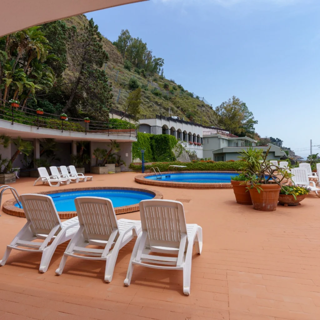 piscina-bambini-adulti-residence-sole-mare-taormina