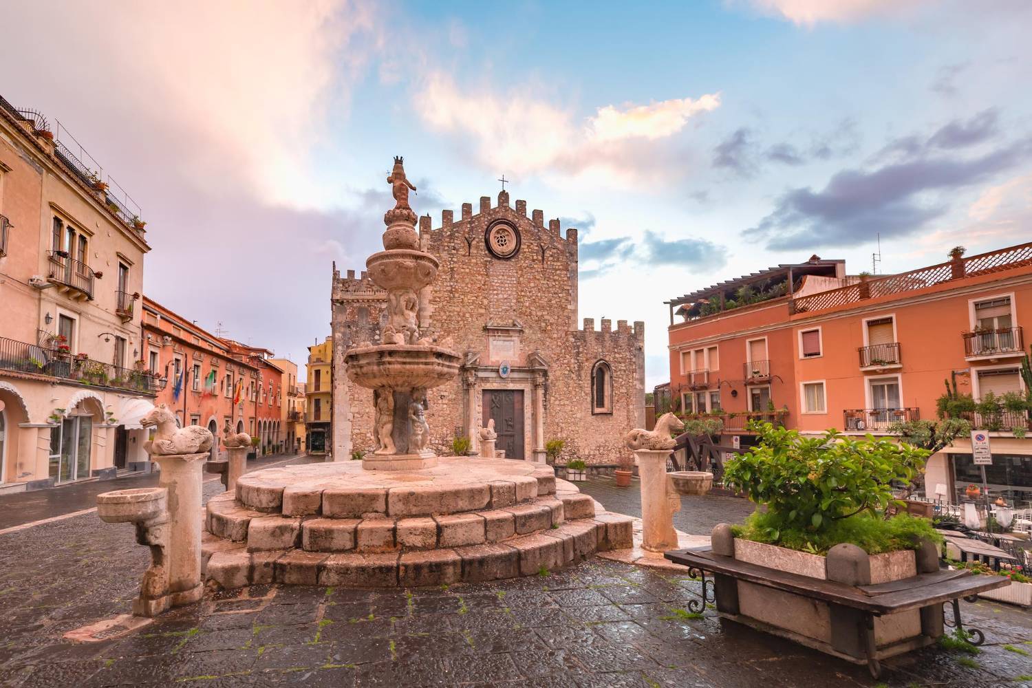 piazza-duomo-taormina